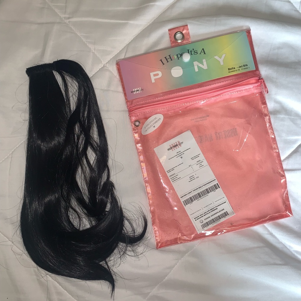 INH Bella Pony in Jet Black